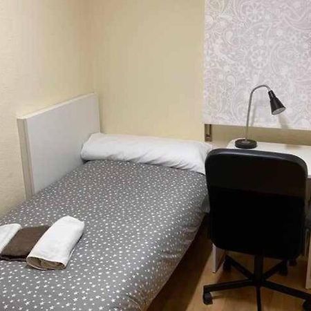 Residencia 12 Octubre Bed & Breakfast Madrid Eksteriør bilde