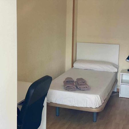 Residencia 12 Octubre Bed & Breakfast Madrid Eksteriør bilde