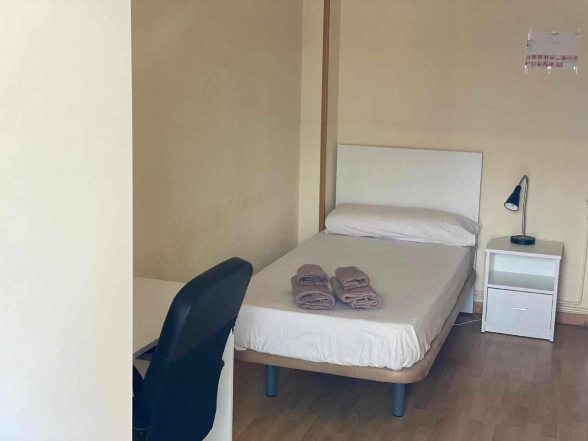 Residencia 12 Octubre Bed & Breakfast Madrid Eksteriør bilde
