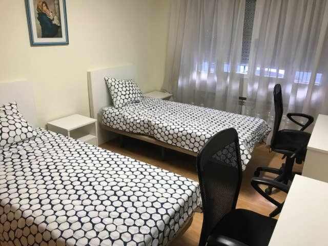 Residencia 12 Octubre Bed & Breakfast Madrid Eksteriør bilde