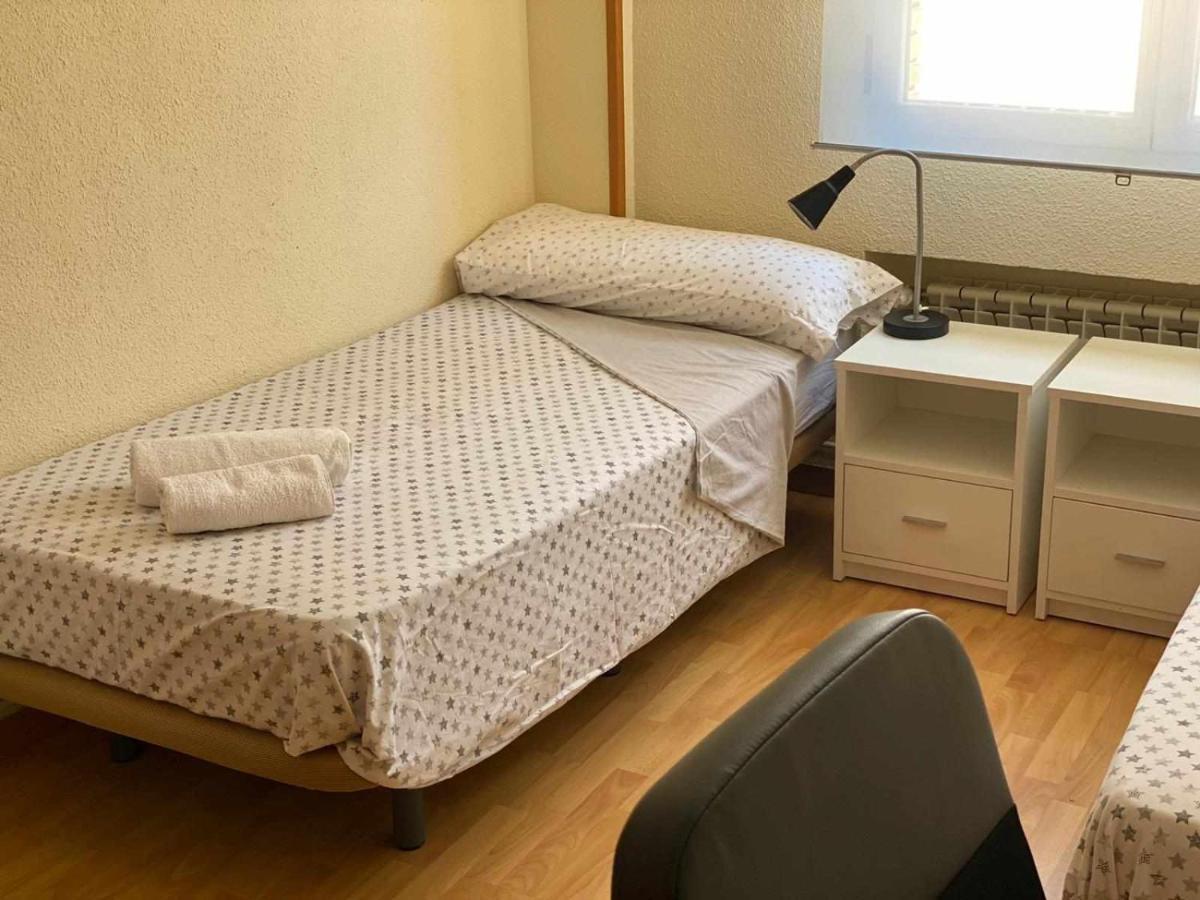 Residencia 12 Octubre Bed & Breakfast Madrid Eksteriør bilde